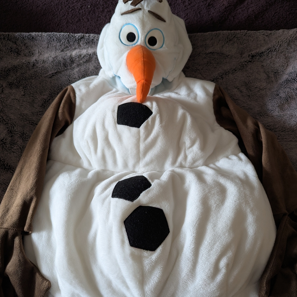 Disney Store White Satin Label